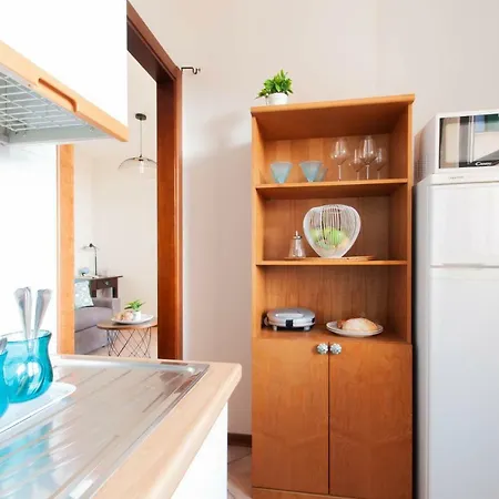 Wellstay Train Station Apartment *