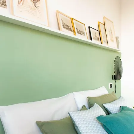 Wellstay Train Station Apartment *